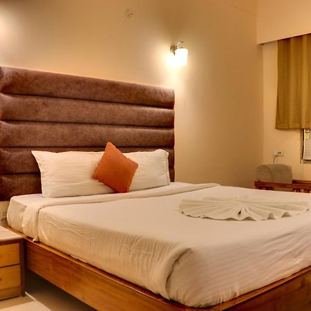 Hotel Earl Grey Джорхат Экстерьер фото