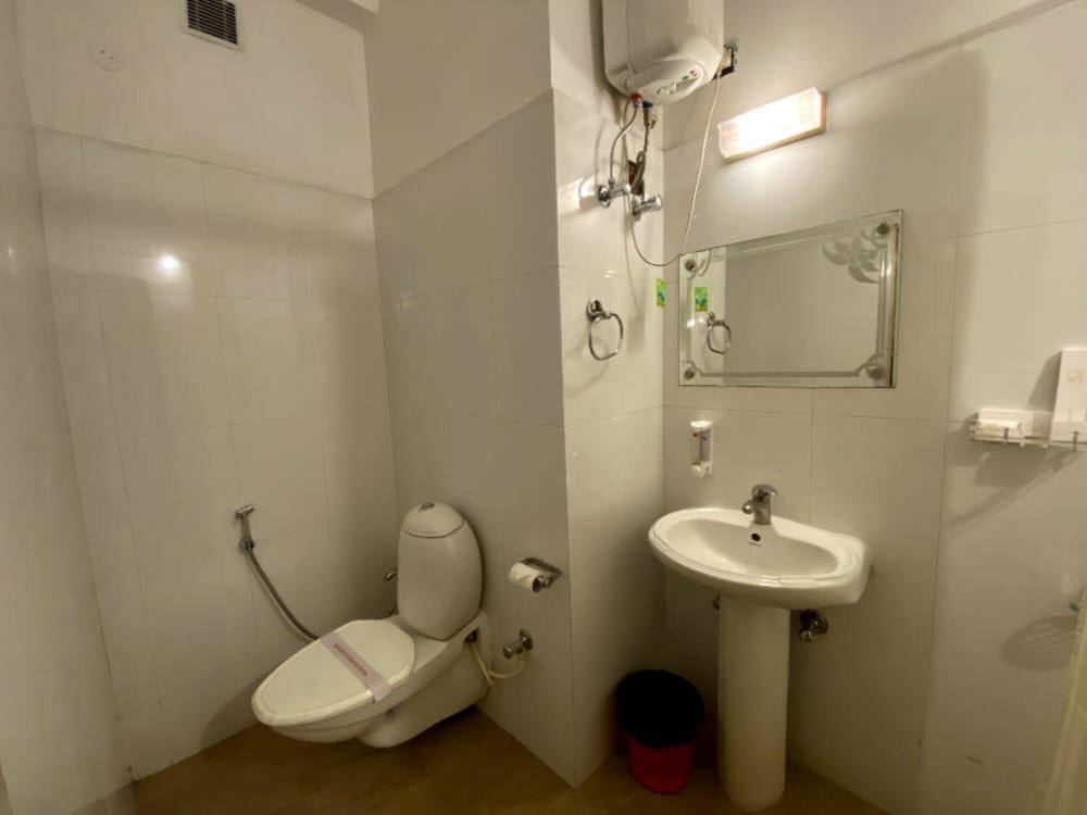 Hotel Earl Grey Джорхат Экстерьер фото